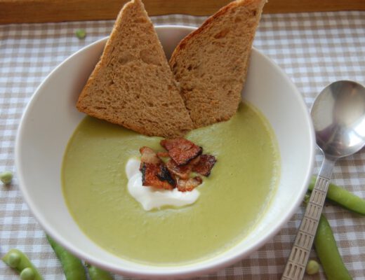 Hráškový krém se zakysanou smetanou